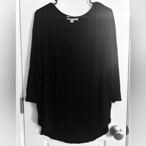 Effortless Chic: Philosophy Black Flowy Tunic Top - Comfy & Versatile